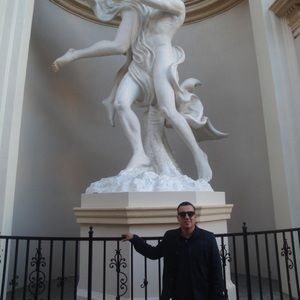 Meet your Posher, Leonardo